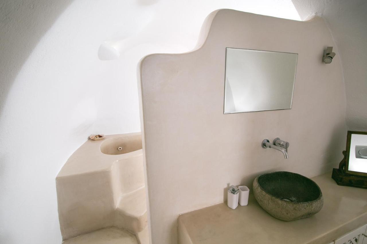 Menias Cave House Apartment Oia  Bagian luar foto