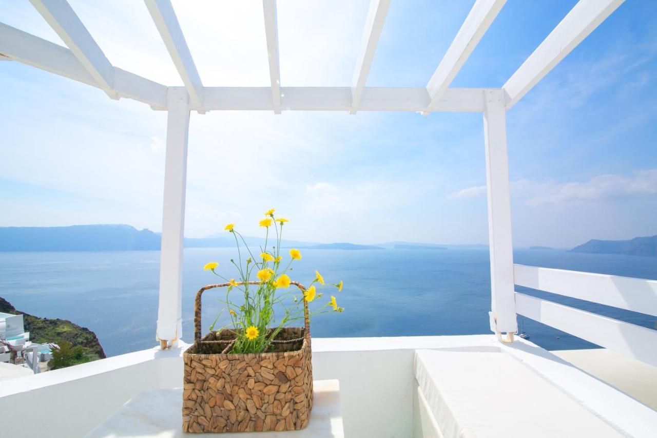 Menias Cave House Apartment Oia  Bagian luar foto