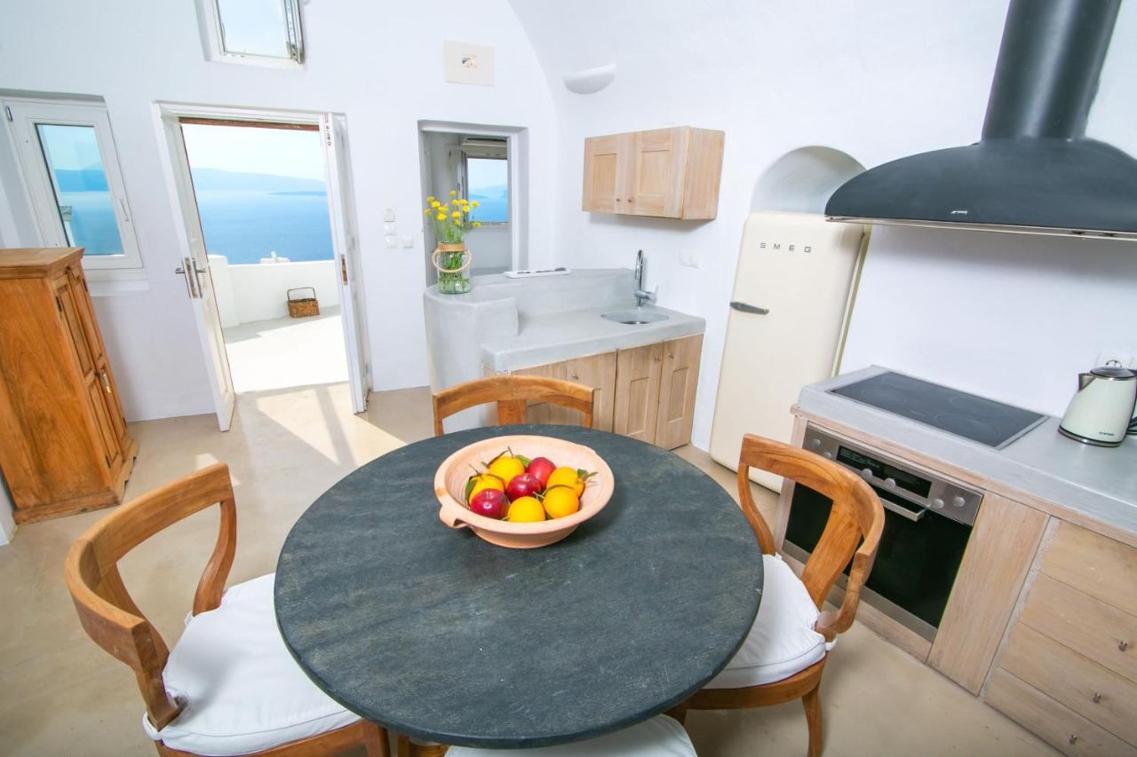 Menias Cave House Apartment Oia  Bagian luar foto
